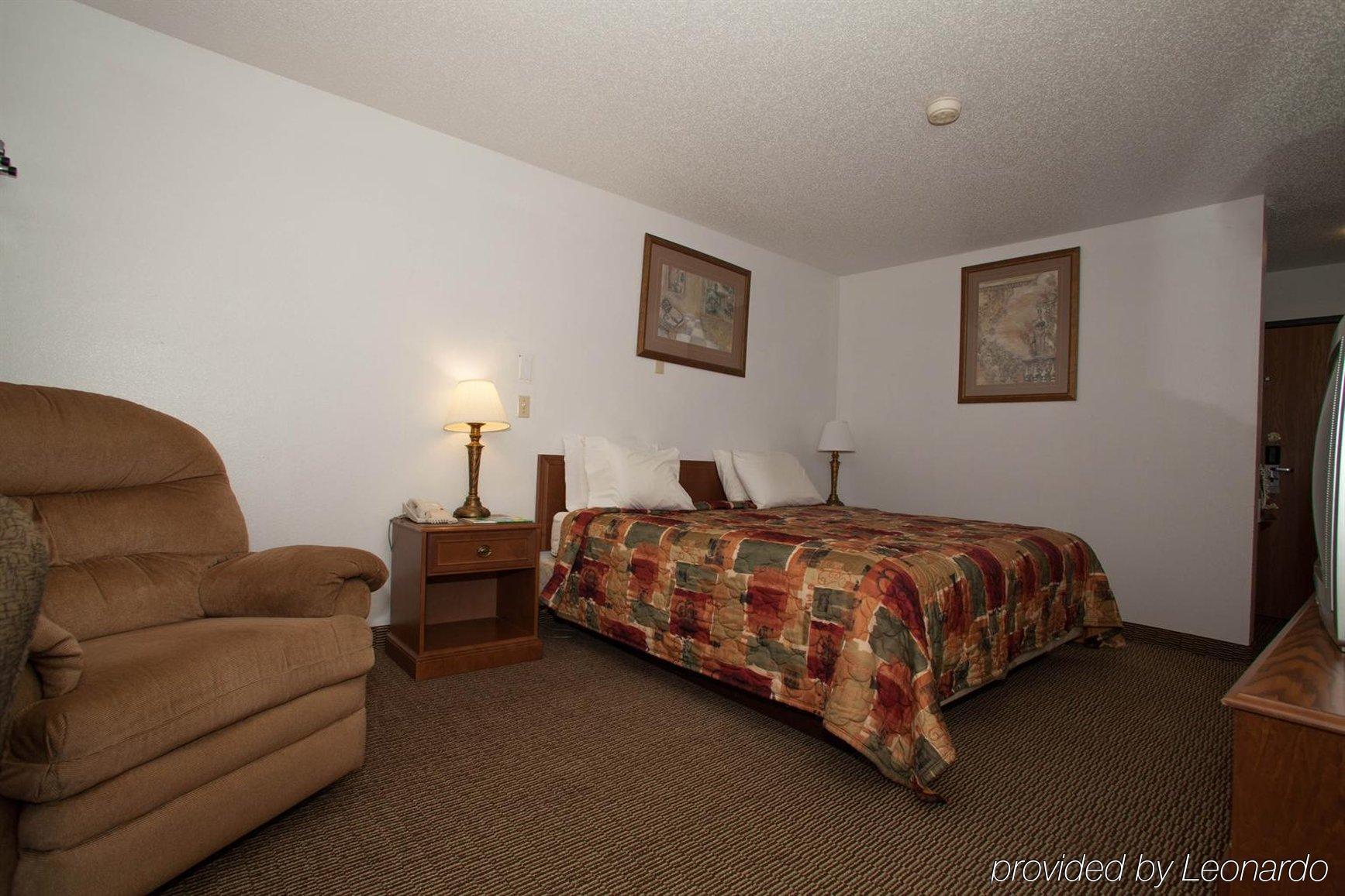 Super 8 By Wyndham Shenandoah Hotel Екстериор снимка